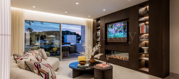 Apartamento de 3 dormitorios en Marbella, Spain No. 180902 3