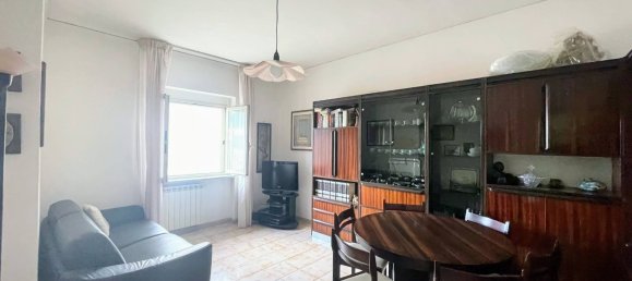 Apartamento de 2 habitaciónes en Naples, Italy No. 5666 4