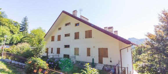 2 rooms Apartment in Urbe, Italy No. 305483 2