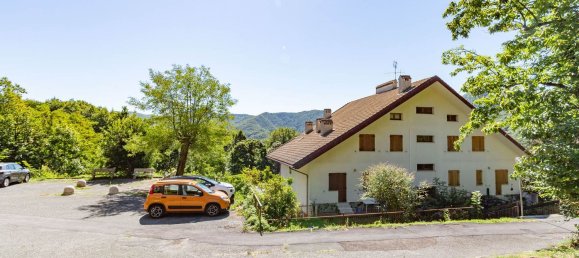 2 rooms Apartment in Urbe, Italy No. 305483 16