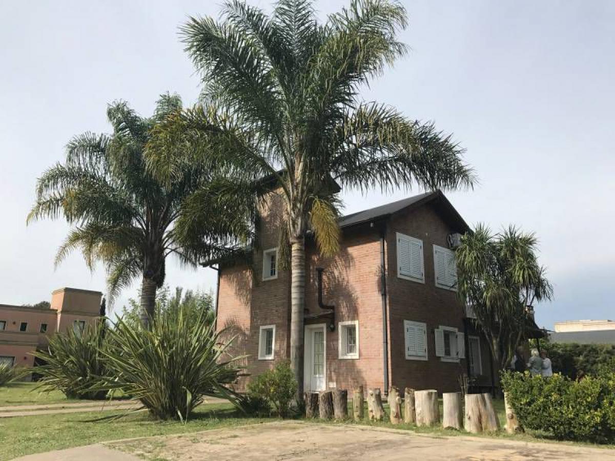 3 bedrooms House in Canuelas, Argentina No. 95106