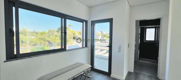 3 Schlafzimmer Villa in Quarteira, Portugal, Nr. 110352 37