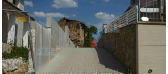 3 bedrooms House in Serravalle Pistoiese, Italy No. 342634 4