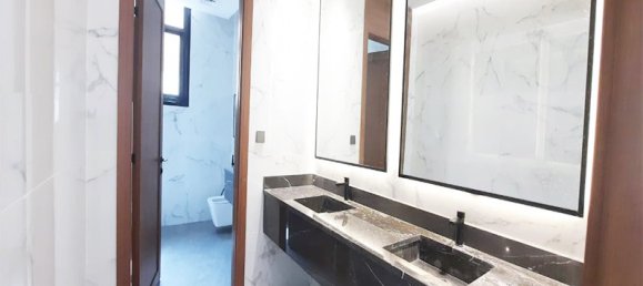 7 bedrooms Villa in Abu Dhabi, UAE No. 37995 17