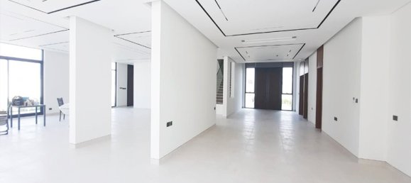 7 bedrooms Villa in Abu Dhabi, UAE No. 37995 3