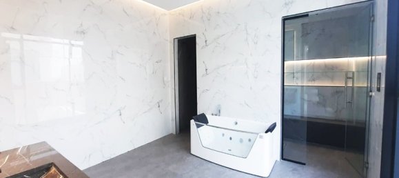 7 bedrooms Villa in Abu Dhabi, UAE No. 37995 21