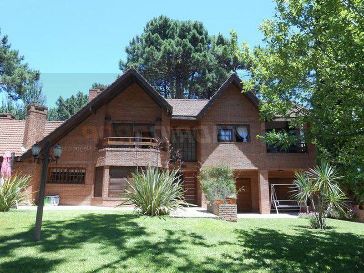 Дом с 8 спальнями в Мар-дель-Плата, Аргентина № 100811