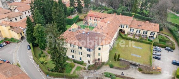 3 bedrooms Apartment in Binago, Italy No. 54167 3