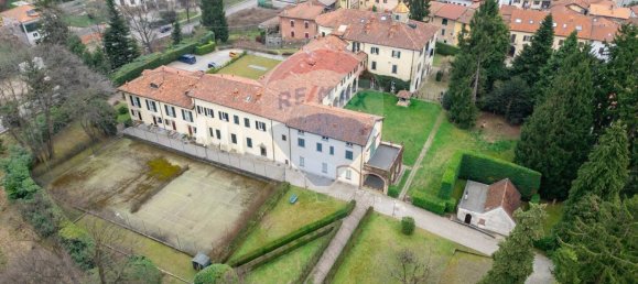 3 bedrooms Apartment in Binago, Italy No. 54167 2