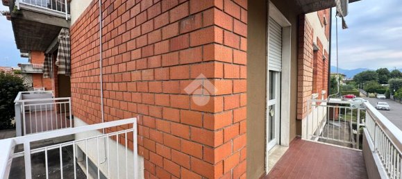 4 rooms Apartment in Palazzolo sull'Oglio, Italy No. 7401 5