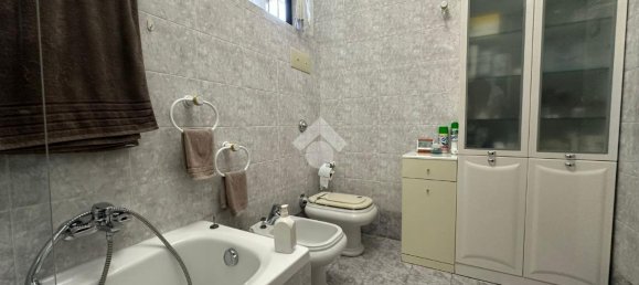 4 rooms Apartment in Palazzolo sull'Oglio, Italy No. 7401 25