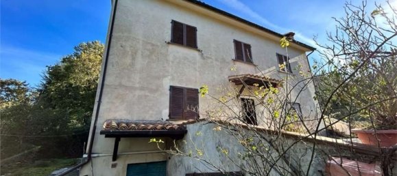 Дом с 6 комнатами в Фолиньо, Италия № 134029 17