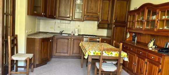 Дом с 6 комнатами в Фолиньо, Италия № 134029 6