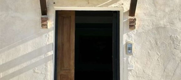 Дом с 6 комнатами в Фолиньо, Италия № 134029 4