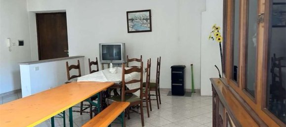 Дом с 6 комнатами в Фолиньо, Италия № 134029 10