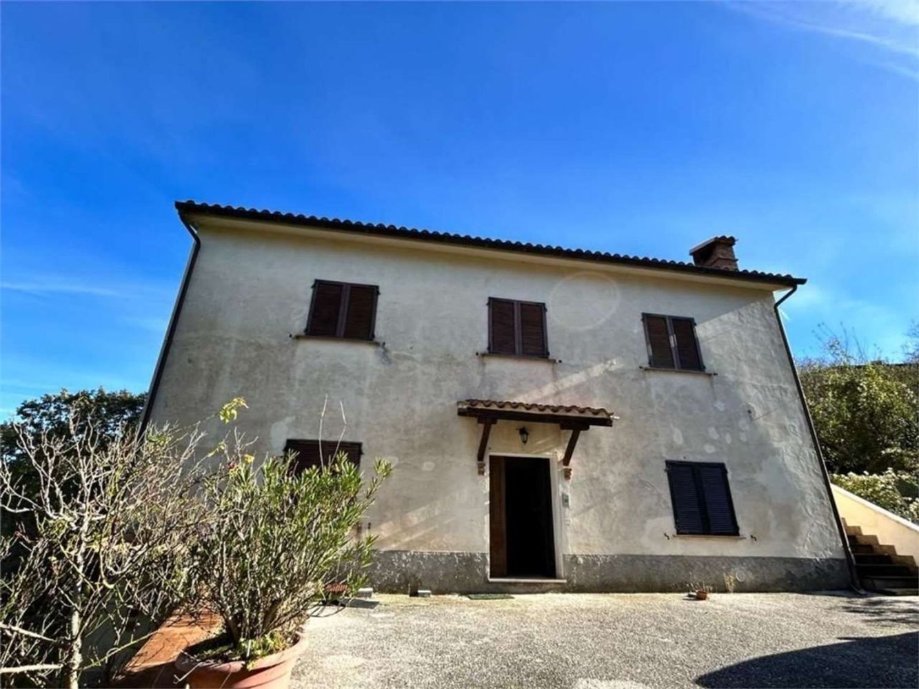 Дом с 6 комнатами в Фолиньо, Италия № 134029