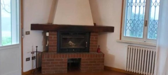 9-salle Villa à Reggiolo, Italy No. 83080 12