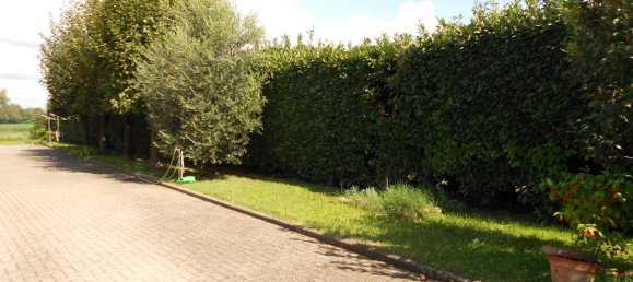 9-salle Villa à Reggiolo, Italy No. 83080 20