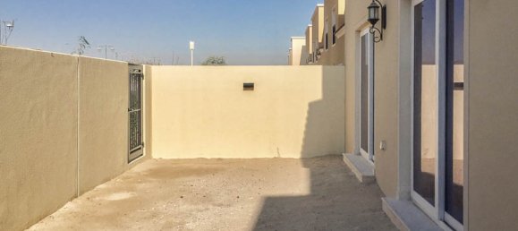 4 bedrooms Villa in Dubai Land, UAE No. 1943 11
