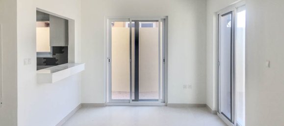 4 bedrooms Villa in Dubai Land, UAE No. 1943 7