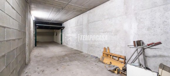 1 room Garage in Milan, Italy No. 242327 6