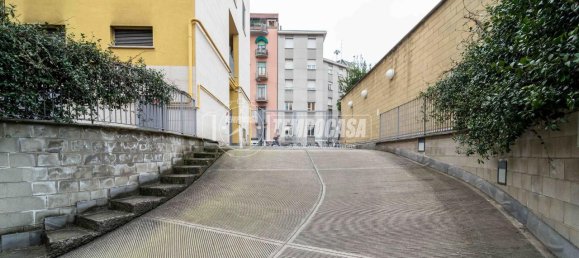 1 room Garage in Milan, Italy No. 242327 16