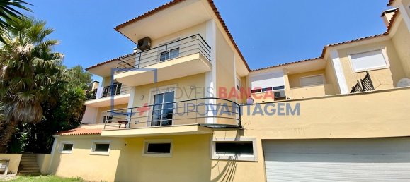 Casa de 3 dormitorios en Cascais, Portugal No. 179150 2