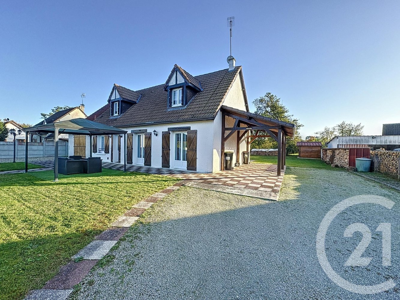 Casa de 4 dormitorios en Souesmes, France No. 210227