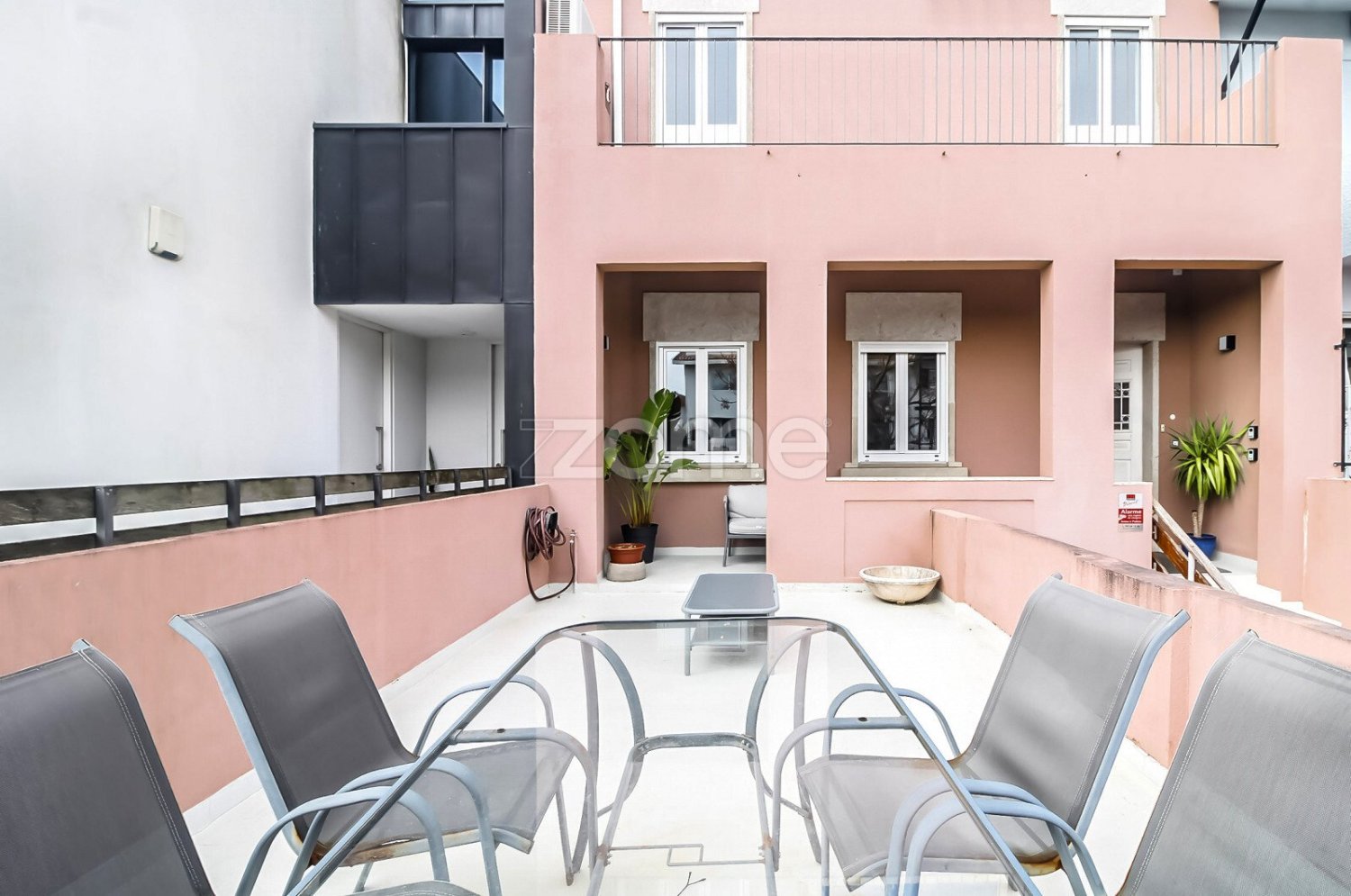 5 bedrooms House in Porto, Portugal No. 103718