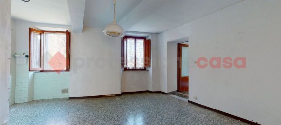 6 rooms Apartment in Gallicano, Italy No. 235278 9