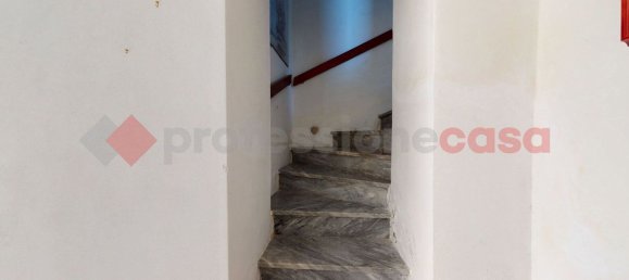 6 rooms Apartment in Gallicano, Italy No. 235278 13