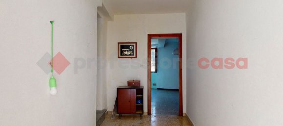 6 rooms Apartment in Gallicano, Italy No. 235278 8