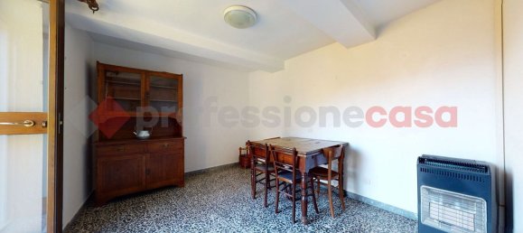 6 rooms Apartment in Gallicano, Italy No. 235278 11