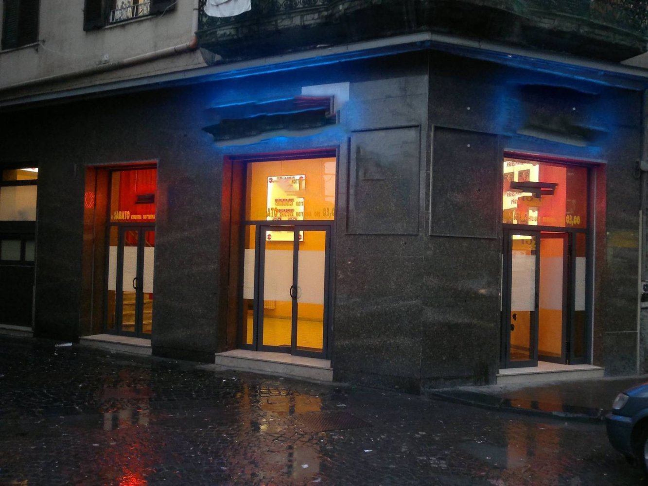 807m² Building in Naples, Italy No. 76521