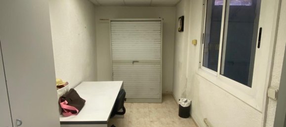 28m² Commercial property in Sants-Montjuic, Spain No. 171347 4