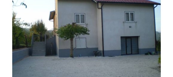 2 bedrooms Villa in Torella dei Lombardi, Italy No. 251976 2