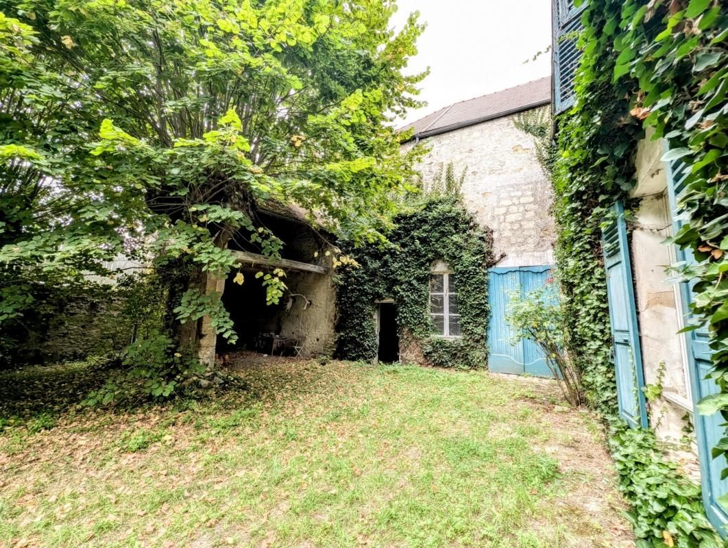 Casa de 3 habitaciónes en Auvers-sur-Oise, France No. 120732