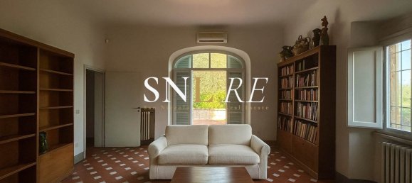3 bedrooms Villa in Florence, Italy No. 296943 2