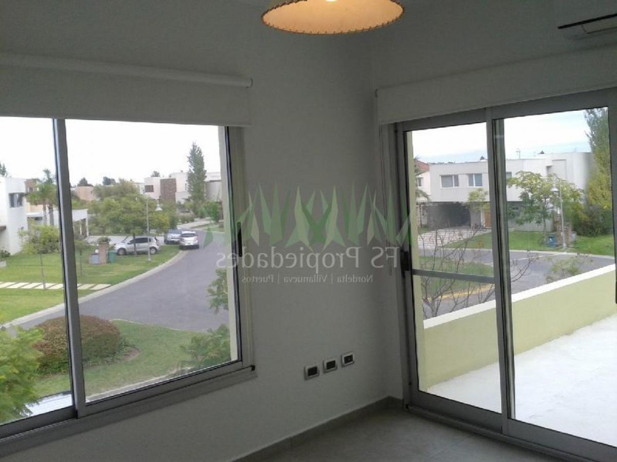 Casa T3 em Tigre, Argentina N.º 62504