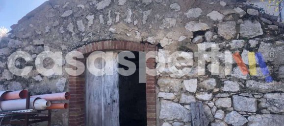 2-Zimmer Haus in Castelvetere sul Calore, Italy, Nr. 381141 9