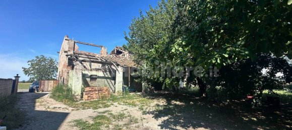 4 bedrooms House in Parma, Italy No. 330600 3