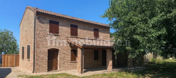 4 bedrooms House in Parma, Italy No. 330600 10