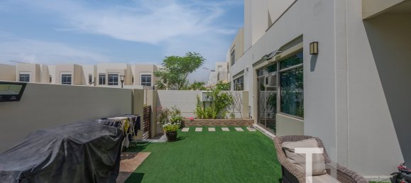 4 bedrooms Townhouse in Town Square, UAE No. 28601 2