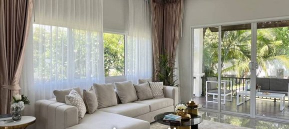 4 bedrooms Villa in Pattaya, Thailand No. 16525 2