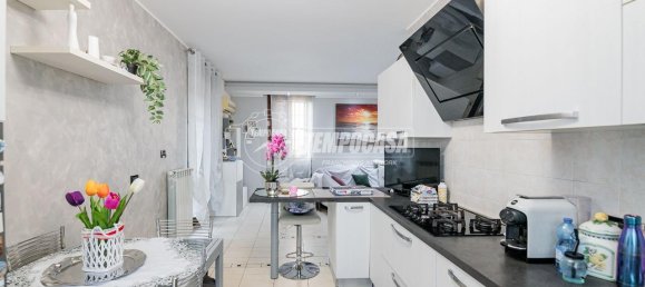 3 rooms Apartment in Cerro al Lambro, Italy No. 42608 12