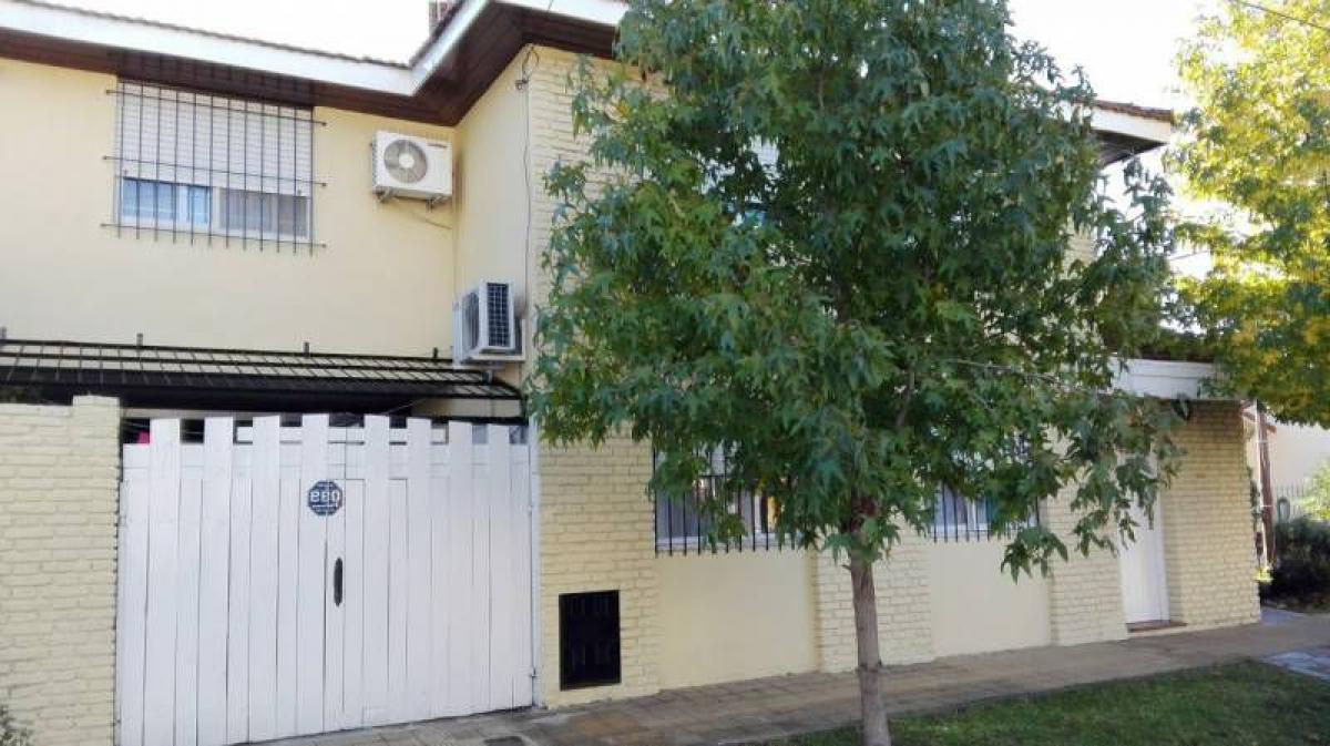 3 bedrooms House in San Isidro, Argentina No. 11752