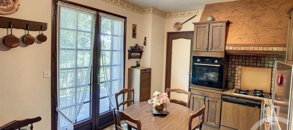 4 bedrooms House in Romorantin-Lanthenay, France No. 97353 8