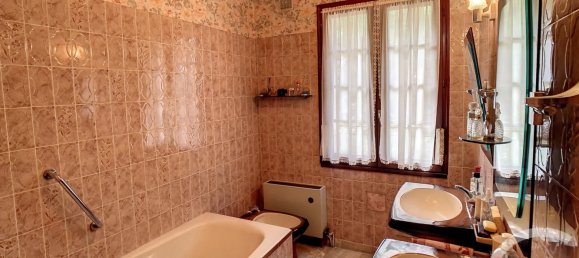 4 bedrooms House in Romorantin-Lanthenay, France No. 97353 12