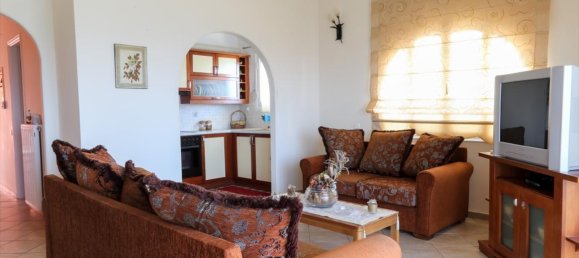 Propiedad comercial de 12 dormitorios en Malesina, Greece No. 4866 11