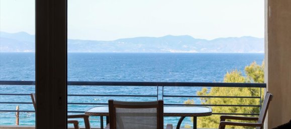 Propiedad comercial de 12 dormitorios en Malesina, Greece No. 4866 16